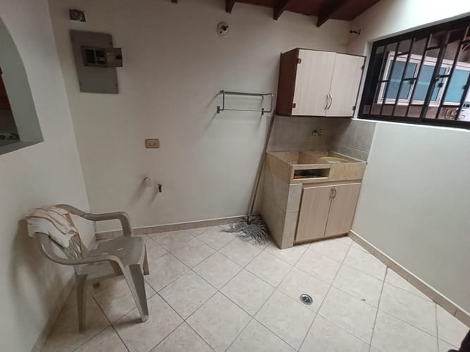 Casa de 3 alcobas en arriendo en La Floresta, Medellín, 120 m² · foto 4 de 20