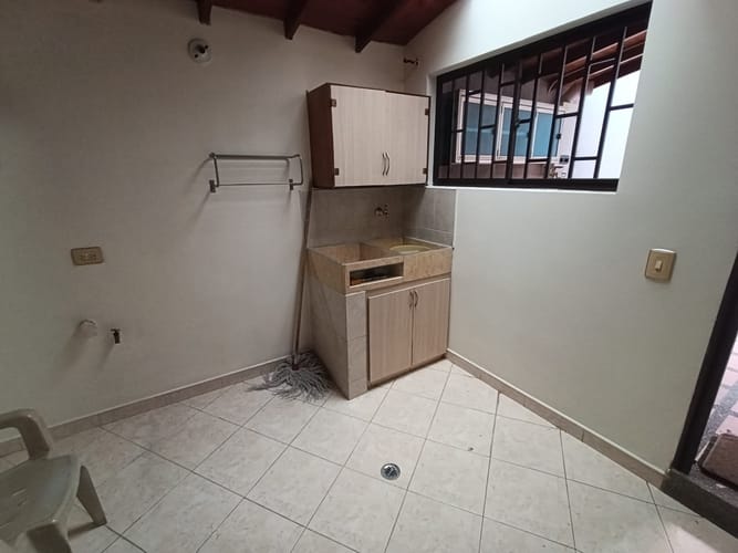 Casa de 3 alcobas en arriendo en La Floresta, Medellín, 120 m² · foto 15 de 20