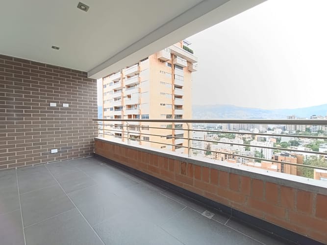 Apartamento de 3 alcobas en arriendo en Las Lomas, Medellín, 180 m² · foto 2 de 20