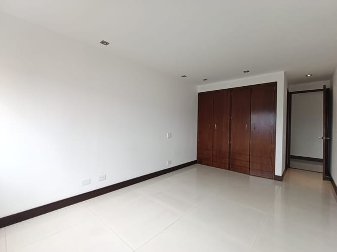 Apartamento de 3 alcobas en arriendo en Las Lomas, Medellín, 180 m² · foto 9 de 20