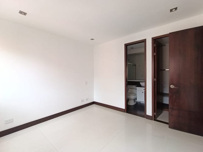Apartamento de 3 alcobas en arriendo en Las Lomas, Medellín, 180 m² · foto 10 de 20