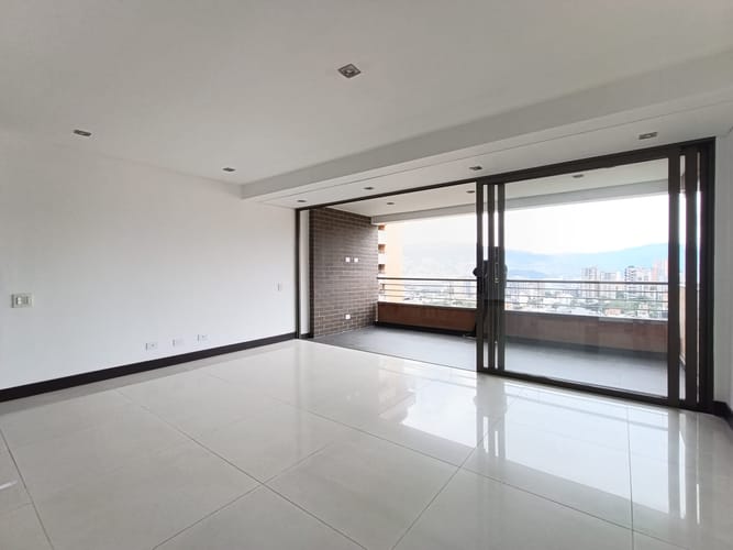 Apartamento de 3 alcobas en arriendo en Las Lomas, Medellín, 180 m² · foto 19 de 20