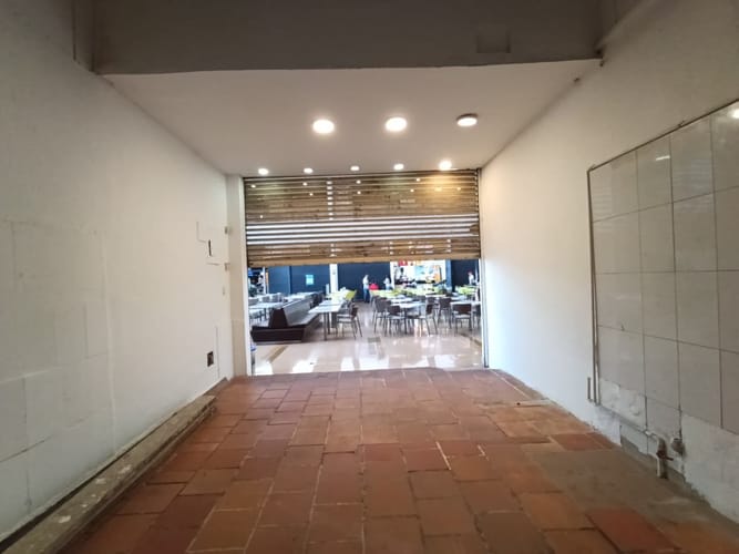 Local en arriendo en El Poblado, Medellín, 28 m² · foto 2 de 18