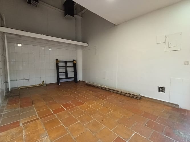 Local en arriendo en El Poblado, Medellín, 28 m² · foto 15 de 18