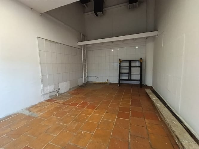 Local en arriendo en El Poblado, Medellín, 28 m² · foto 17 de 18