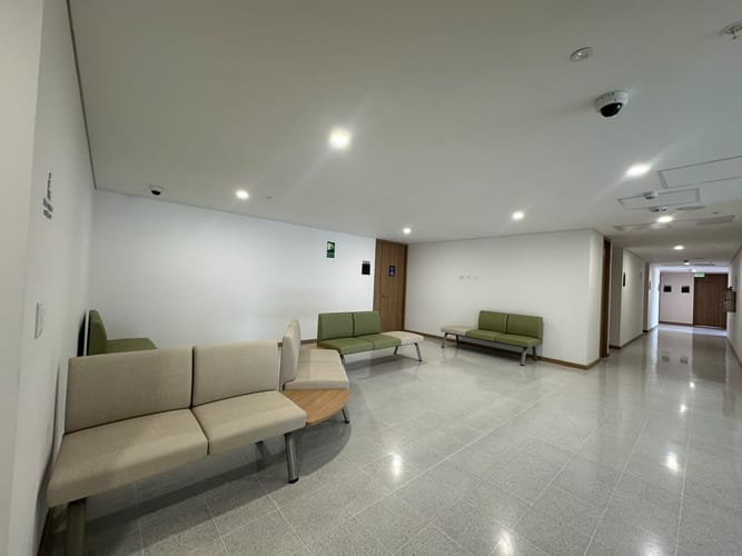 Consultorio en arriendo en Laureles, Medellín, 29 m² · foto 2 de 10