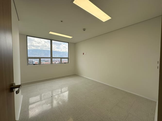 Consultorio en arriendo en Laureles, Medellín, 29 m² · foto 3 de 10