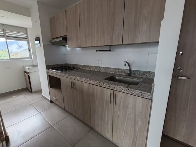 Apartamento de 3 alcobas en arriendo en Calasanz Parte Alta, Medellín, 76 m² · foto 2 de 20