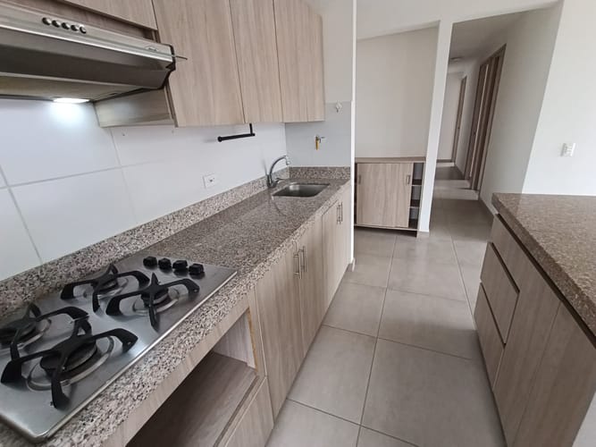 Apartamento de 3 alcobas en arriendo en Calasanz Parte Alta, Medellín, 76 m² · foto 4 de 20