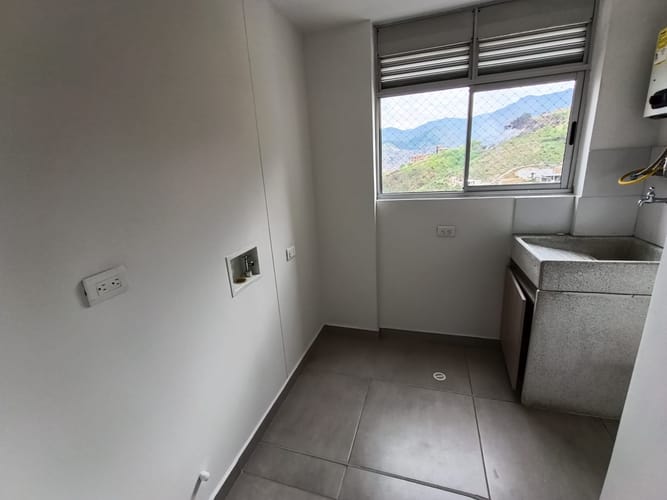 Apartamento de 3 alcobas en arriendo en Calasanz Parte Alta, Medellín, 76 m² · foto 5 de 20