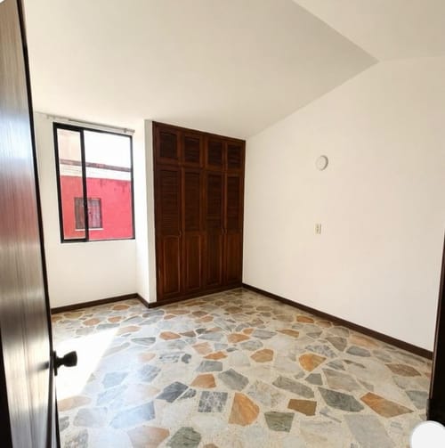 Apartamento de 3 alcobas en venta en La Pola, Ibagué, 118 m² · foto 4 de 11