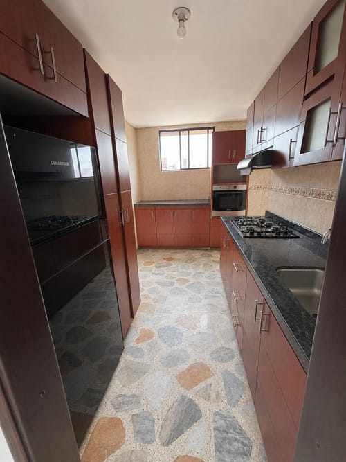 Apartamento de 3 alcobas en venta en La Pola, Ibagué, 118 m² · foto 2 de 11