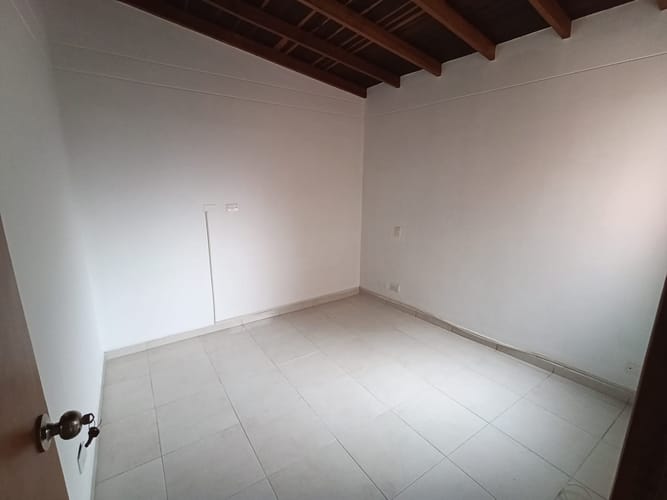 Apartamento de 3 alcobas en arriendo en Bolivariana, Medellín, 86 m² · foto 2 de 13