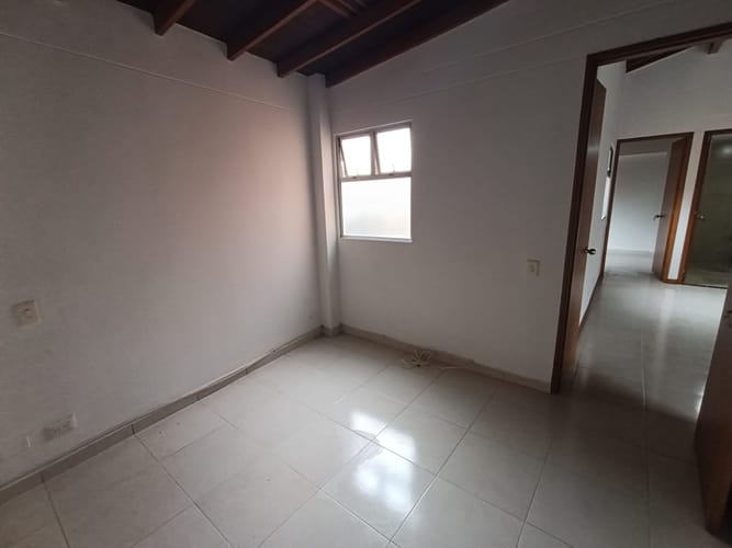 Apartamento de 3 alcobas en arriendo en Bolivariana, Medellín, 86 m² · foto 3 de 13