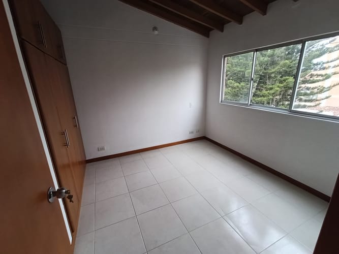 Apartamento de 3 alcobas en arriendo en Bolivariana, Medellín, 86 m² · foto 6 de 13