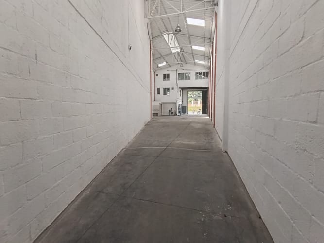 Bodega en arriendo en La Tablaza, La Estrella, 407 m² · foto 2 de 18