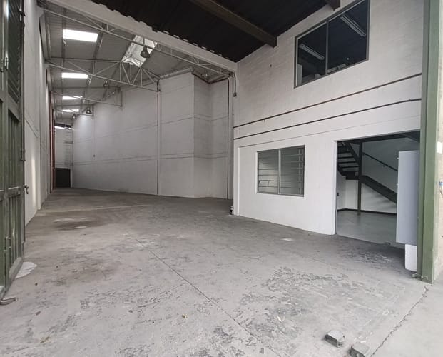 Bodega en arriendo en La Tablaza, La Estrella, 407 m² · foto 6 de 18