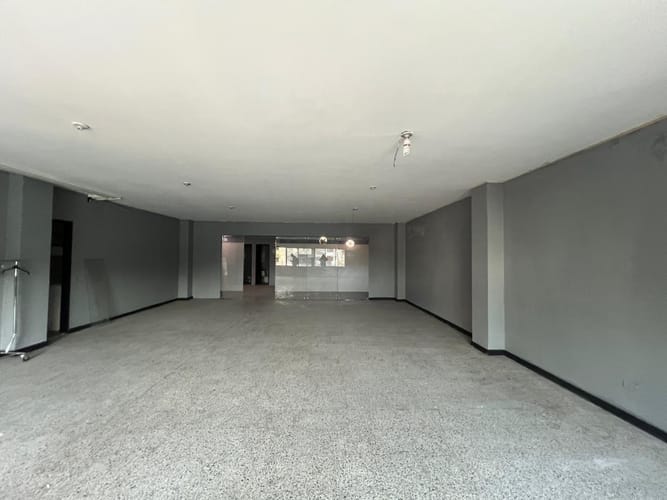 Bodega en arriendo en Laureles, Medellín, 300 m² · foto 8 de 20