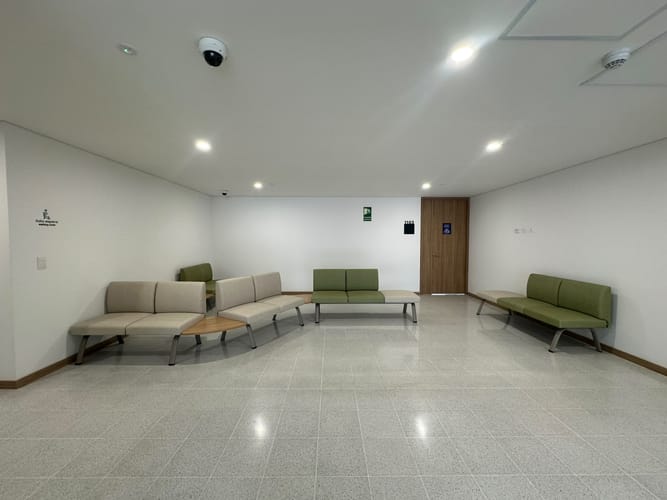 Consultorio en arriendo en Laureles, Medellín, 29 m² · foto 2 de 10