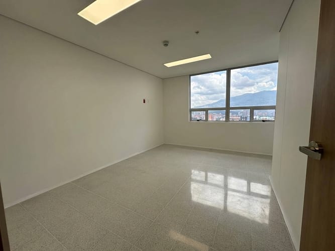 Consultorio en arriendo en Laureles, Medellín, 29 m² · foto 3 de 10