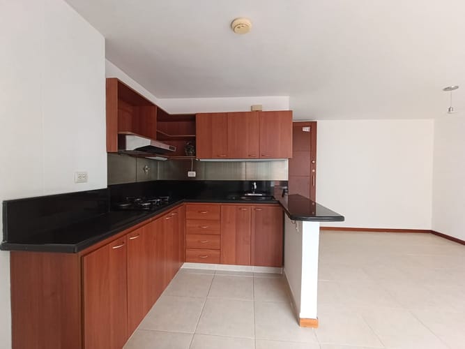 Apartamento de 3 alcobas en arriendo en Loma Del Esmeraldal, Envigado, 78 m² · foto 3 de 20