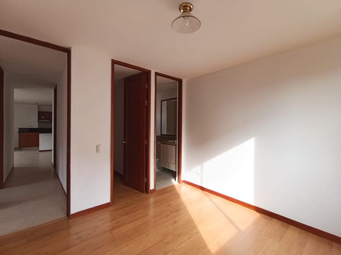 Apartamento de 3 alcobas en arriendo en Loma Del Esmeraldal, Envigado, 78 m² · foto 11 de 20
