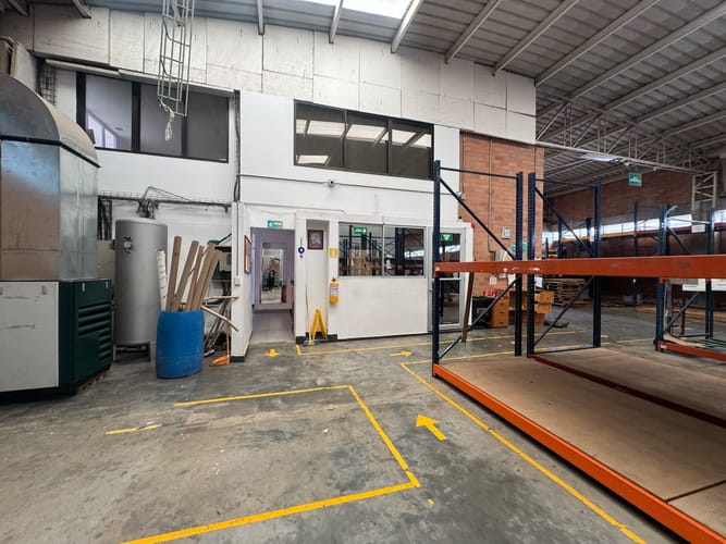 Bodega en arriendo en La Tablaza, La Estrella, 900 m² · foto 2 de 20