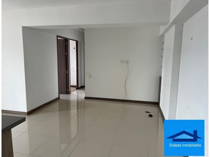 Apartamento de 2 alcobas en venta en Maria Auxiliadora, Sabaneta, 77 m² · foto 2 de 15