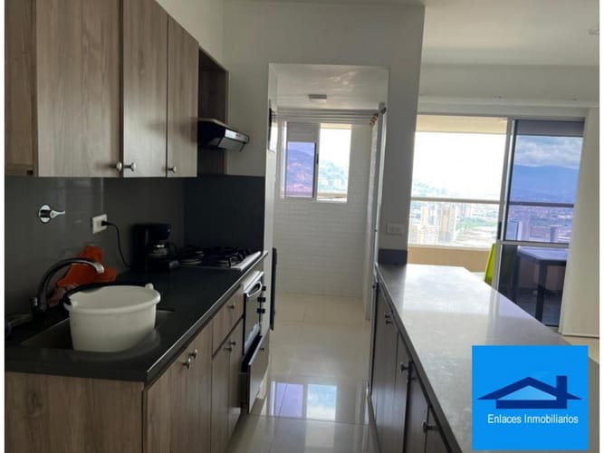 Apartamento de 2 alcobas en venta en Maria Auxiliadora, Sabaneta, 77 m² · foto 3 de 15