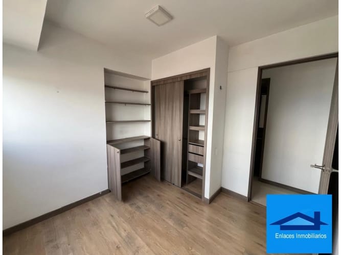 Apartamento de 2 alcobas en venta en Maria Auxiliadora, Sabaneta, 77 m² · foto 9 de 15