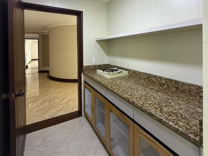 Apartamento de 3 alcobas en arriendo en San Lucas, Medellín, 420 m² · foto 2 de 20