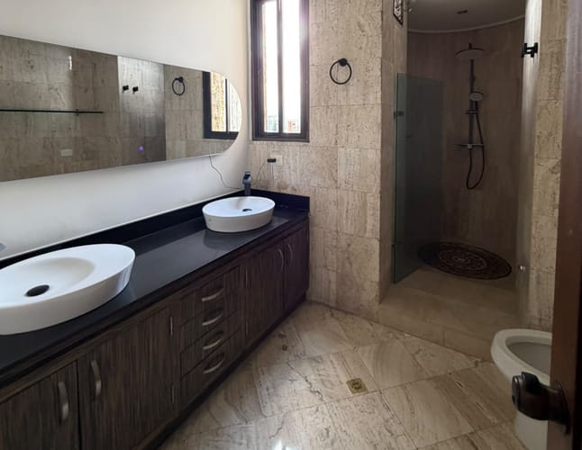 Apartamento de 3 alcobas en arriendo en San Lucas, Medellín, 420 m² · foto 6 de 20