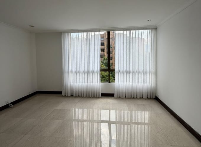 Apartamento de 3 alcobas en arriendo en San Lucas, Medellín, 420 m² · foto 8 de 20