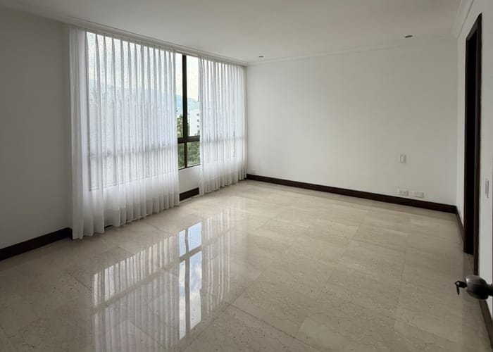 Apartamento de 3 alcobas en arriendo en San Lucas, Medellín, 420 m² · foto 10 de 20