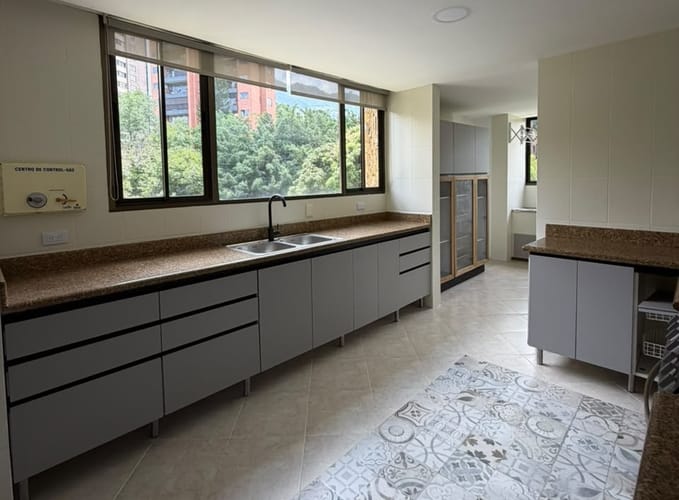 Apartamento de 3 alcobas en arriendo en San Lucas, Medellín, 420 m² · foto 14 de 20