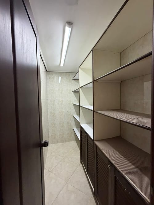 Apartamento de 3 alcobas en arriendo en San Lucas, Medellín, 420 m² · foto 19 de 20
