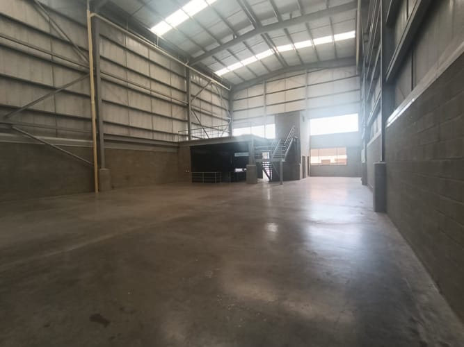 Bodega en arriendo en Copacabana, 566 m² · foto 8 de 17