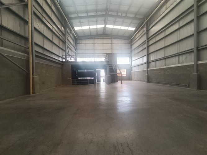 Bodega en arriendo en Copacabana, 566 m² · foto 10 de 17