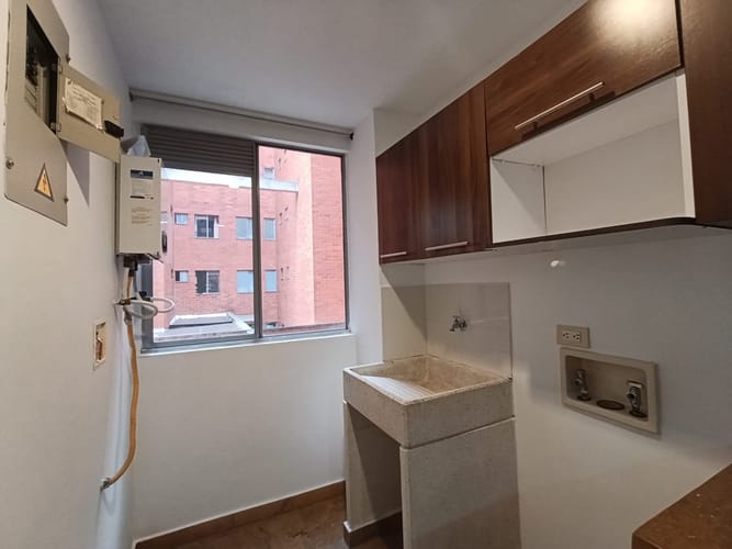 Apartamento de 2 alcobas en arriendo en Las Lomitas, Sabaneta, 84 m² · foto 2 de 16