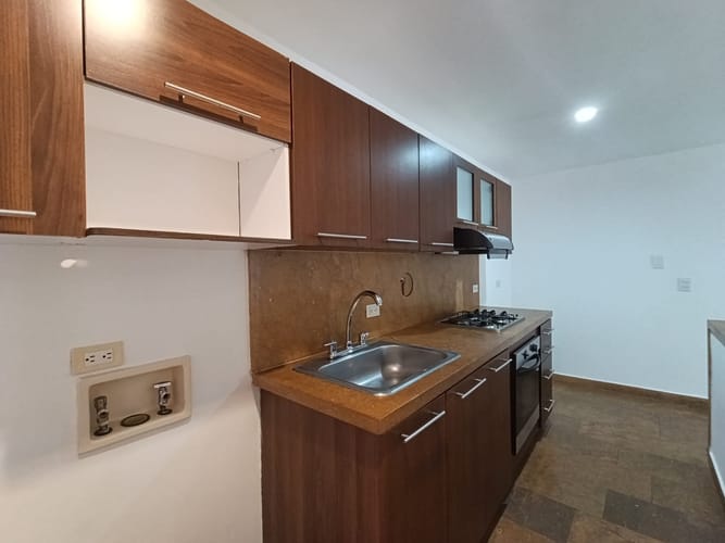 Apartamento de 2 alcobas en arriendo en Las Lomitas, Sabaneta, 84 m² · foto 3 de 16