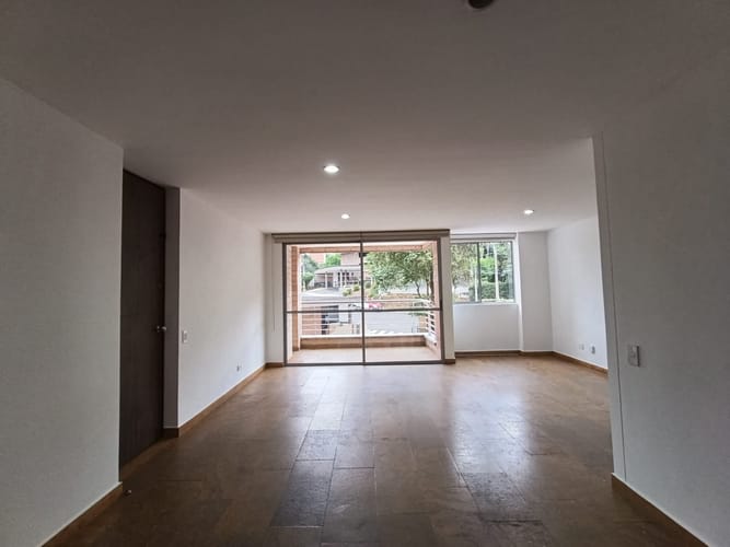 Apartamento de 2 alcobas en arriendo en Las Lomitas, Sabaneta, 84 m² · foto 4 de 16