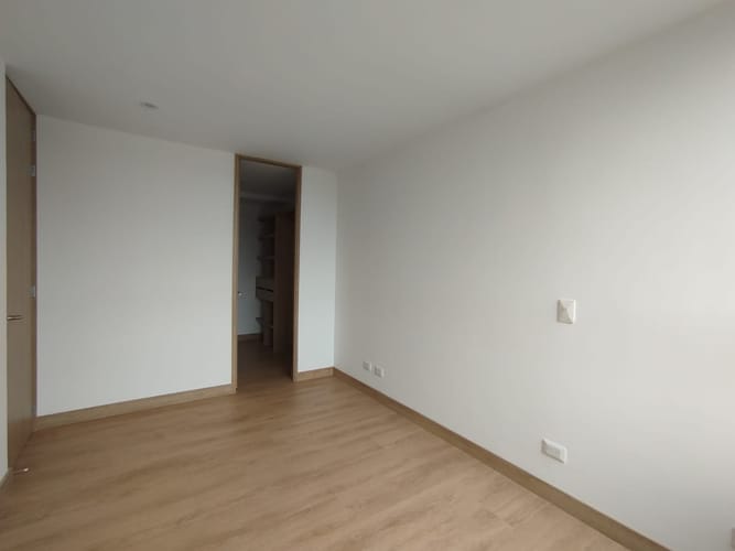 Apartamento de 2 alcobas en arriendo en Centro, Rionegro, 74 m² · foto 10 de 16