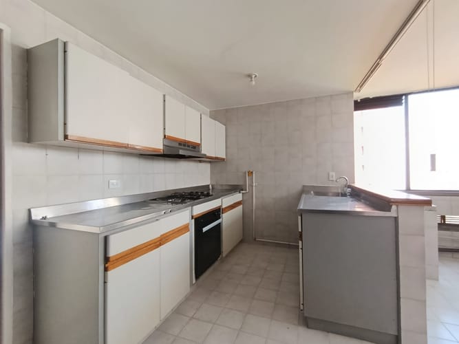 Apartamento de 3 alcobas en arriendo en Las Lomas, Medellín, 151 m² · foto 4 de 16