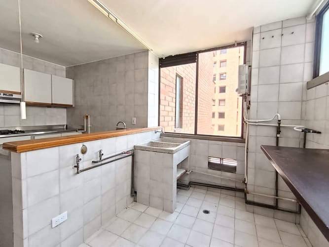 Apartamento de 3 alcobas en arriendo en Las Lomas, Medellín, 151 m² · foto 5 de 16