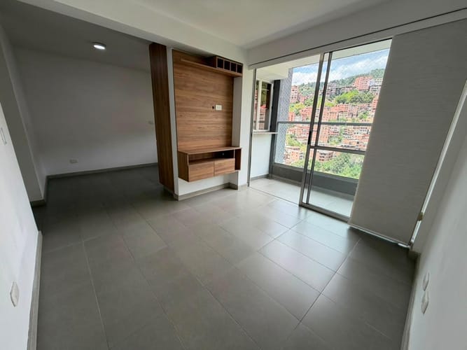 Apartamento de 3 alcobas en arriendo en Belén, Medellín, 70 m² · foto 3 de 14