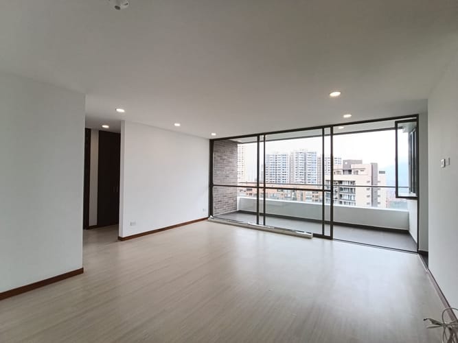 Apartamento de 2 alcobas en arriendo en El Poblado, Medellín, 92 m² · foto 2 de 20