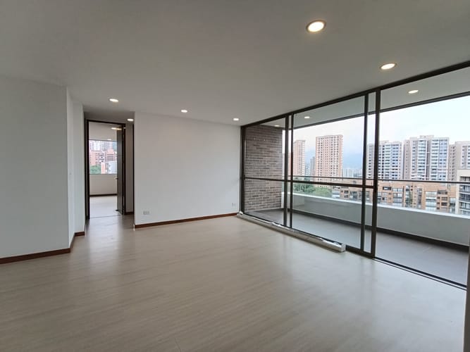 Apartamento de 2 alcobas en arriendo en El Poblado, Medellín, 92 m² · foto 3 de 20