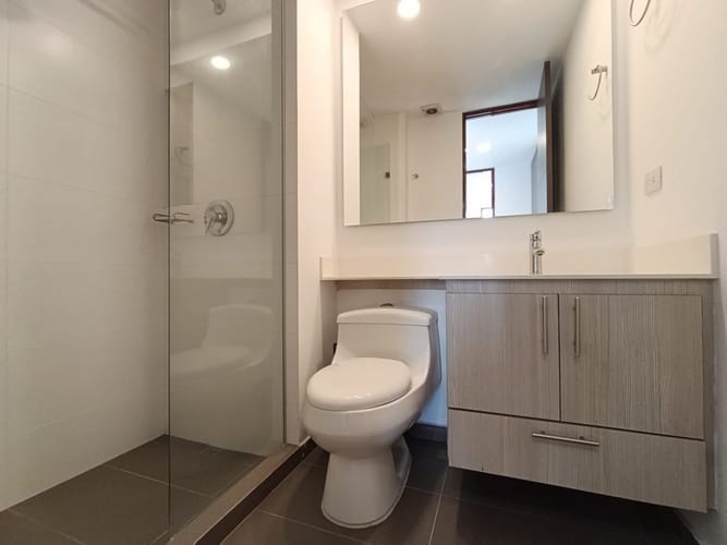 Apartamento de 2 alcobas en arriendo en El Poblado, Medellín, 92 m² · foto 9 de 20