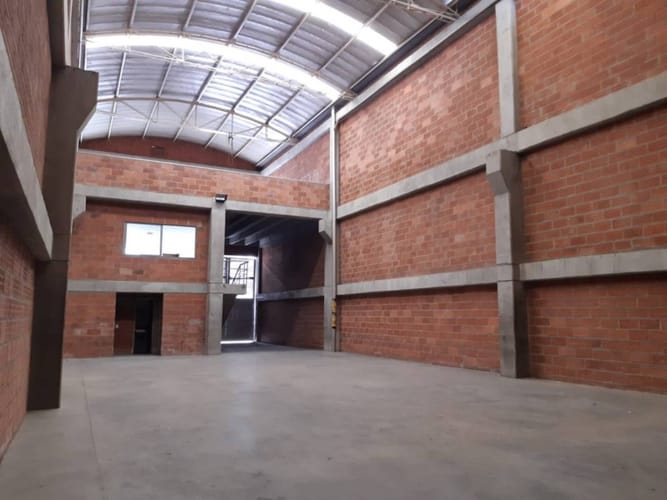 Bodega en arriendo en Zona Industrial No. 1, Itagüí, 480 m² · foto 3 de 12