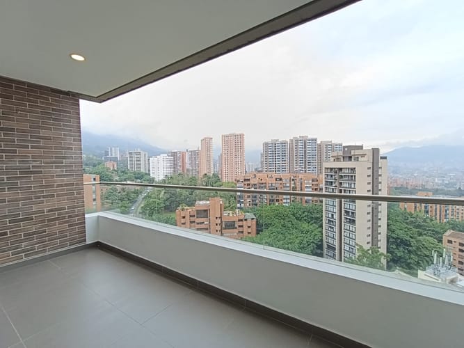 Apartamento de 2 alcobas en arriendo en El Poblado, Medellín, 92 m² · foto 16 de 20